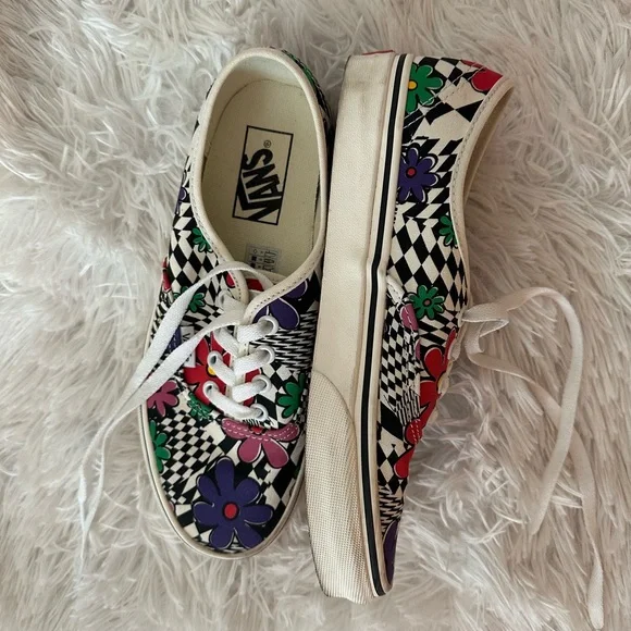 Authentic Vans shoes - Picture 10 of 10
